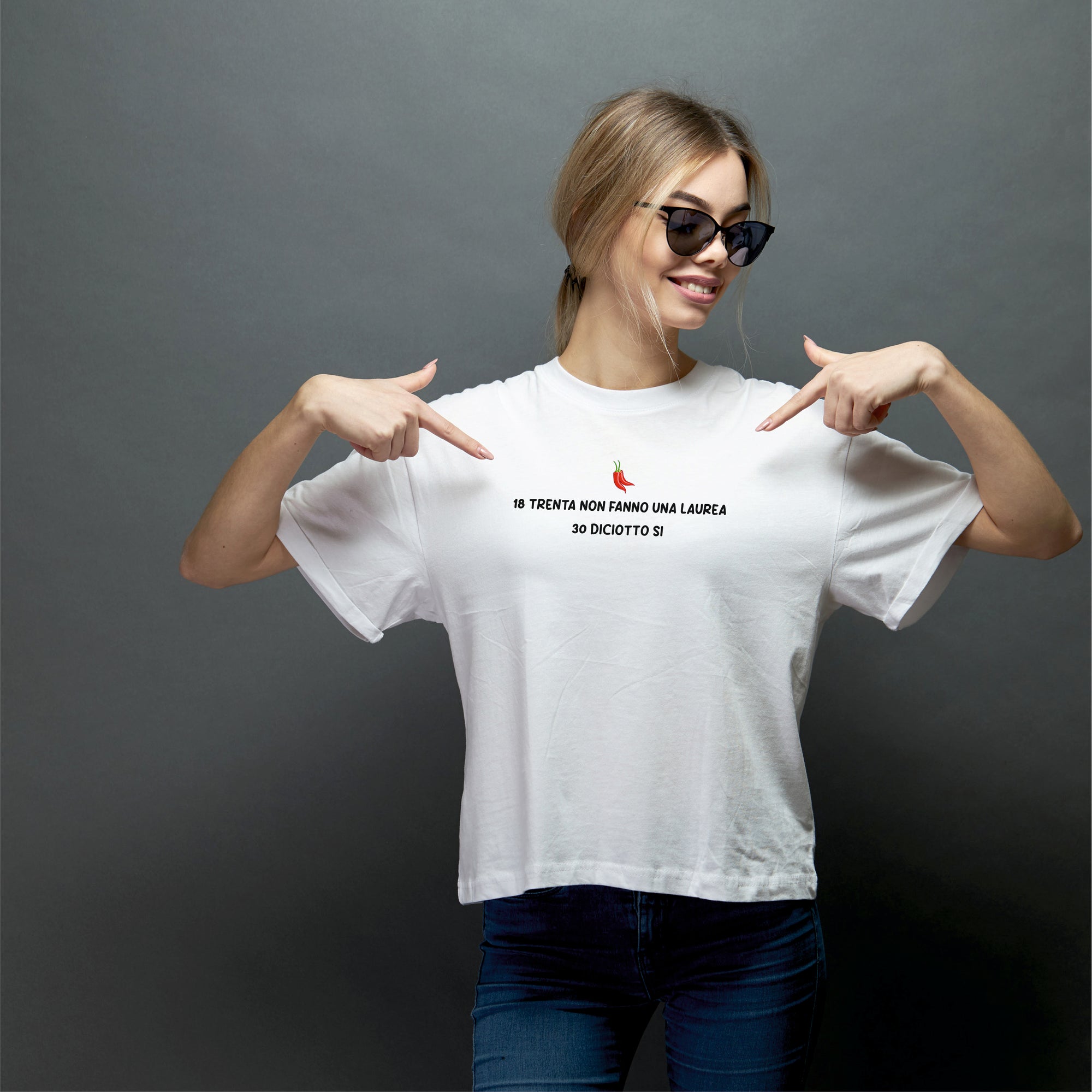 T-SHIRT 18 THIRTY DOESN'T MAKE A DEGREE 30 EIGHTEEN DOES